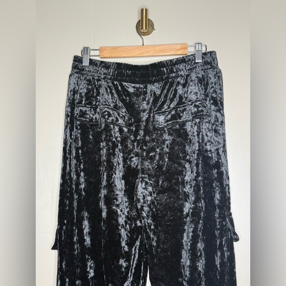 Jessica Simpson Black Crushed Velvet Cargo Joggers Women's M Y2K Streetwear - Picture 6 of 9